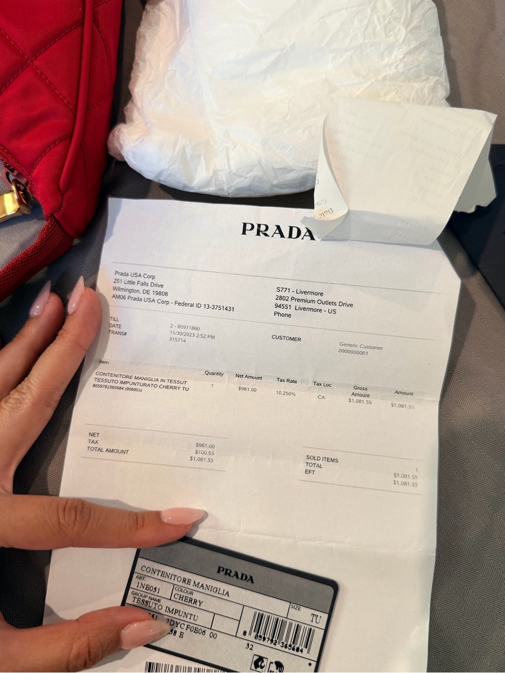 Prada Quilted Hot Pink Shoulder Bag with Gold Logo - Picture 4 of 4
